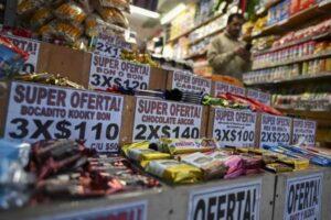 Inflação na Argentina sobe a 138% às vésperas da eleição