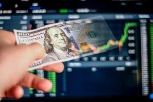 Bolsa ganha fôlego, na contramão do mercado de juros, se pós payroll CPI for a cereja do bolo do FED