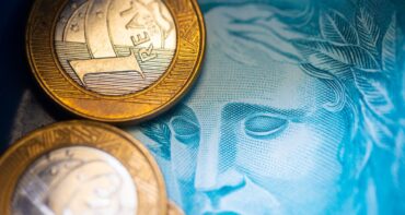 Brasil tem superávit comercial de US$ 2,164 bi em janeiro, queda de 65% ante mesmo mês de 2024, diz MDIC