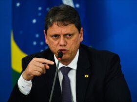 TARCÍSIO É UM PERIGO – por Claudio Dantas