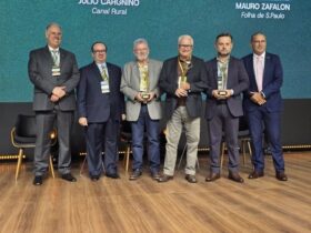 Jornalista João Batista Olivi é homenageado durante o 3° Congresso Abramilho