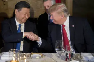 China e EUA iniciam negociação de tarifas nesta sexta-feira na Suíça