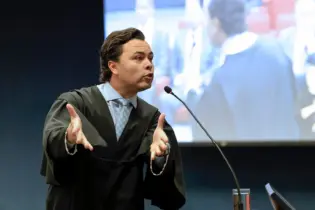 JEFFREY CHIQUINI E O COLETIVISMO JUVENIL – Por PERCIVAL PUGGINA